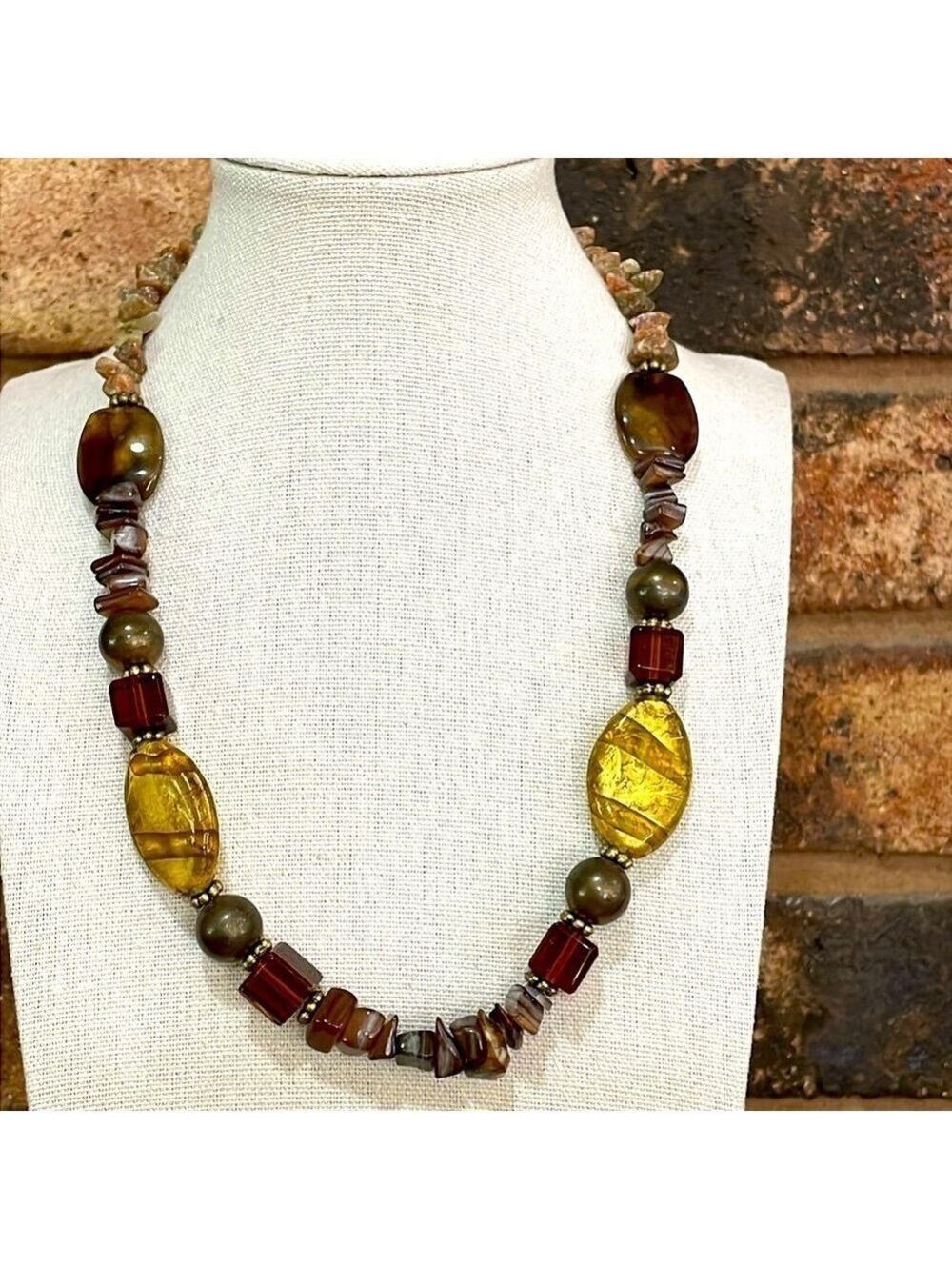 Premier Designs Spice it Up Retired Glass and Stone Necklace